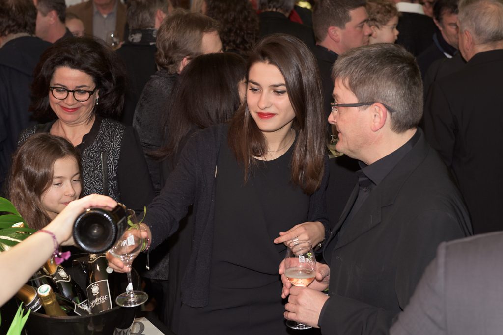 Audience captivée lors d'un lancement de produit à Toulouse